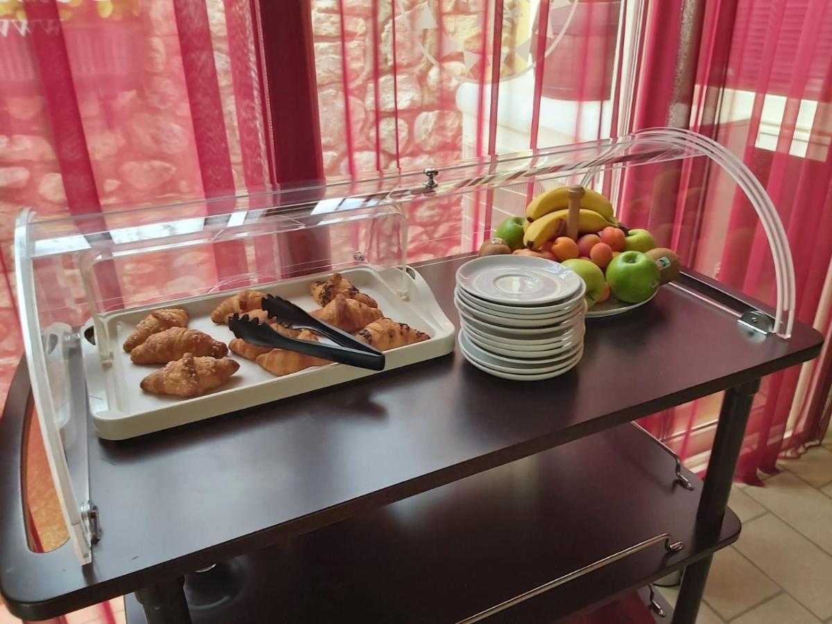 Albergo Casa Este Brenzone sul Garda Ngoại thất bức ảnh